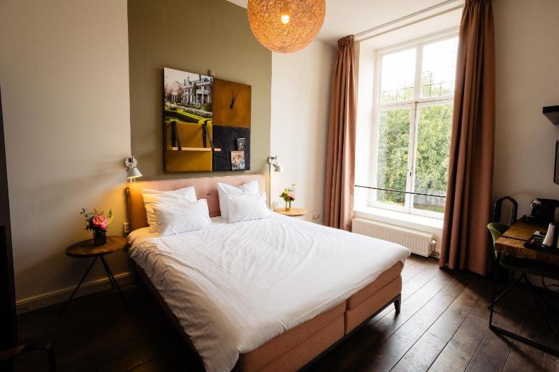 Deluxe Double Room image 1