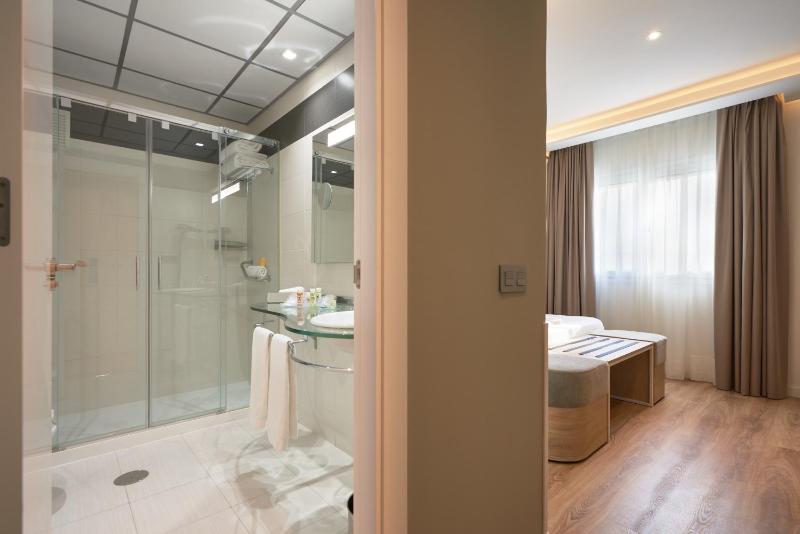 Double or Twin Room image 1