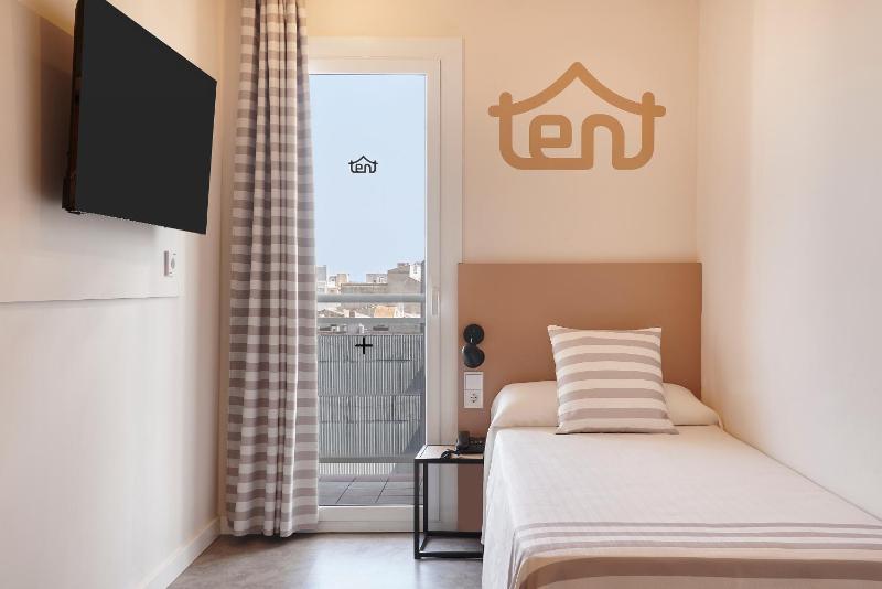 Single Room - Bed & Unlimited Brunch image 1