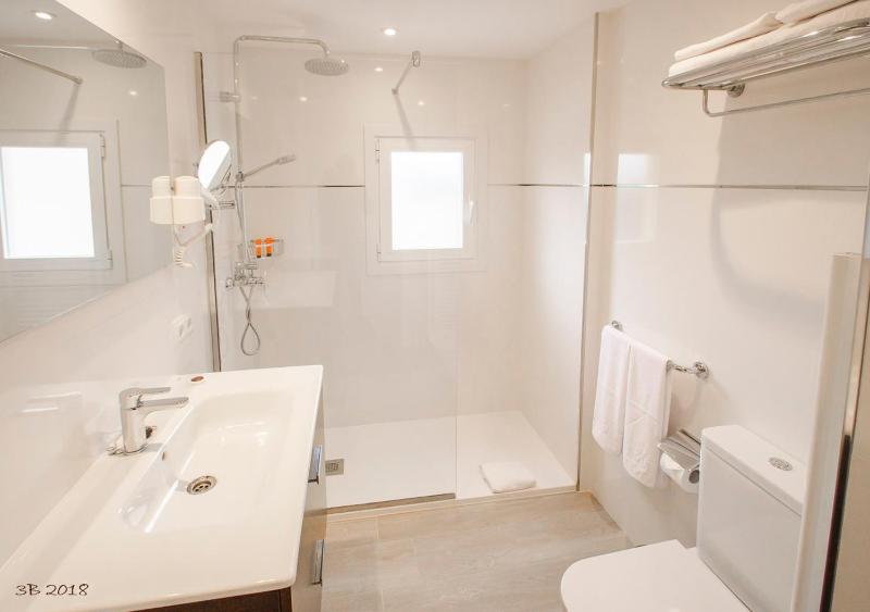 Sea View Premium Apartment image 3