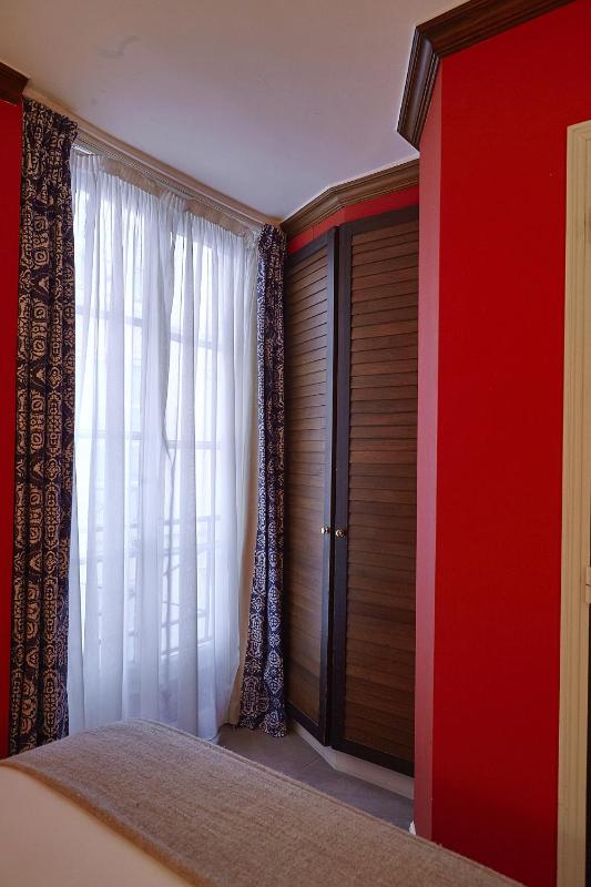 Single Room image 4