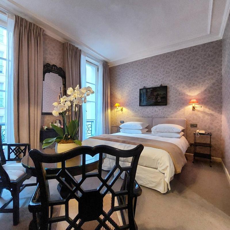 Deluxe Twin Room image 1