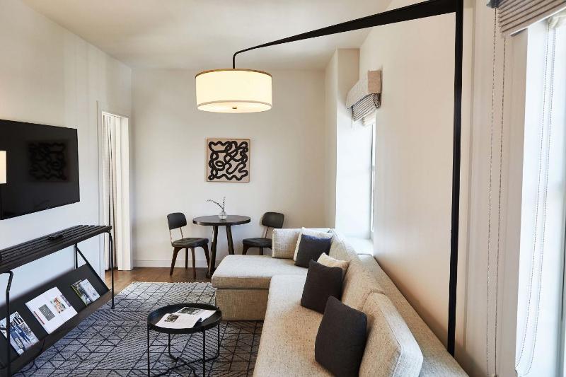 One Bedroom King Suite image 1