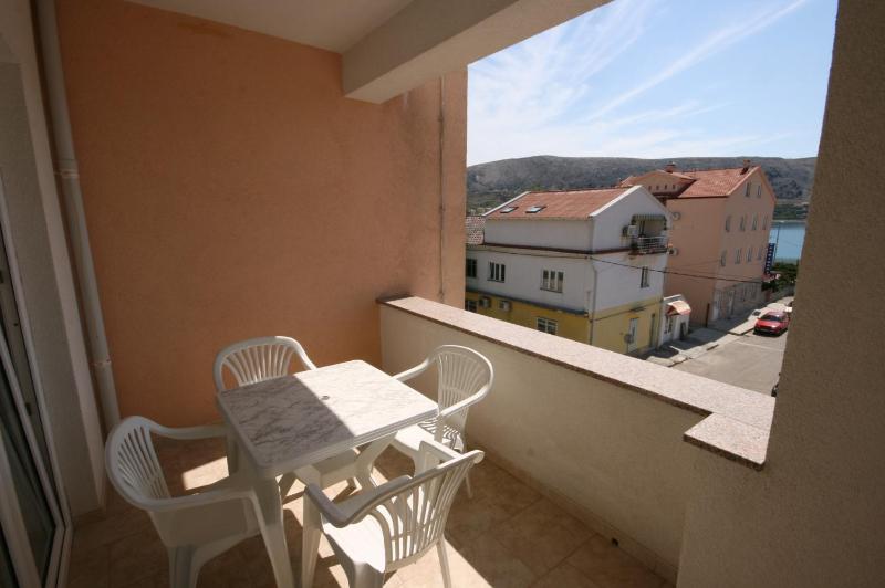 Apartments and rooms by the sea Pag - 6311 - image 9
