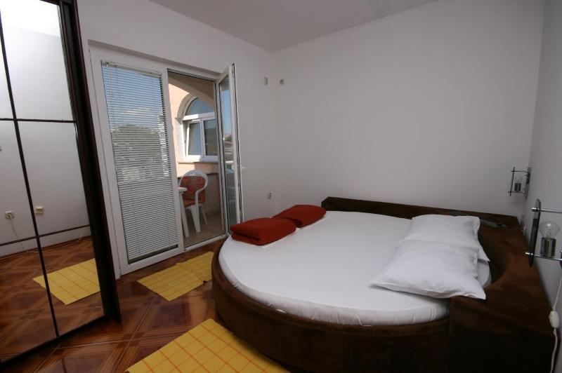 Apartments and rooms by the sea Pag - 6311 - image 28
