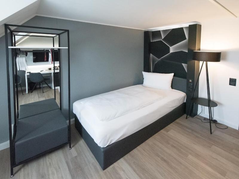 Single Room image 1