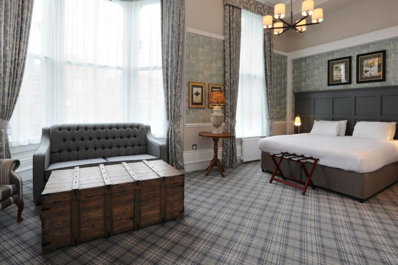 Executive Suite image 4