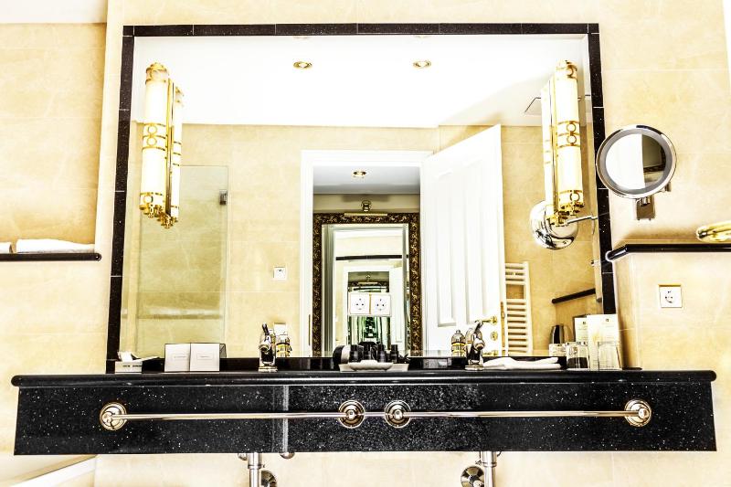 Executive Junior Suite image 3
