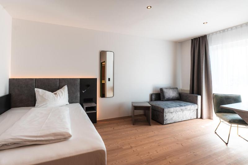 Single Room image 4