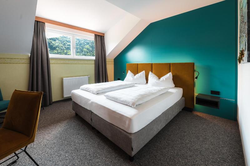 Small Double Room image 1