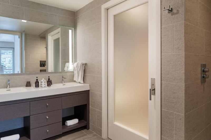 Queen Room with City View image 2