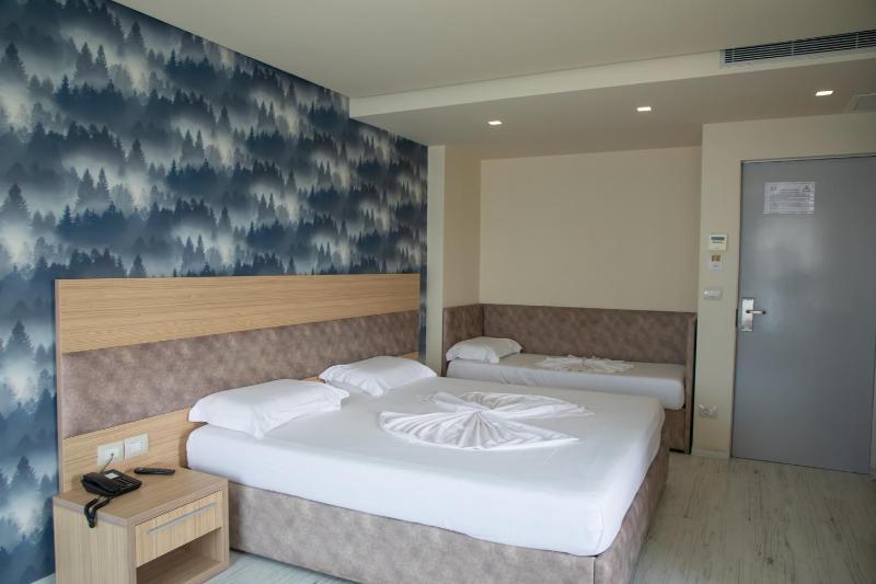 Double Room image 4