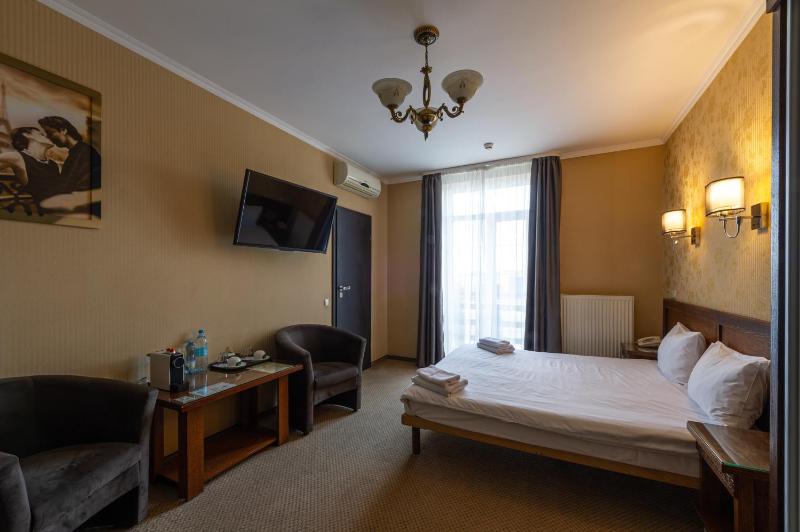Superior Double Room image 3