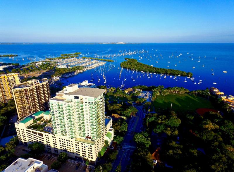 iCoconutGrove - Luxurious Vacation Rentals in Coconut Grove - image 1