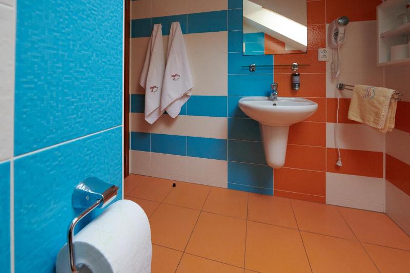 Quadruple Room image 4