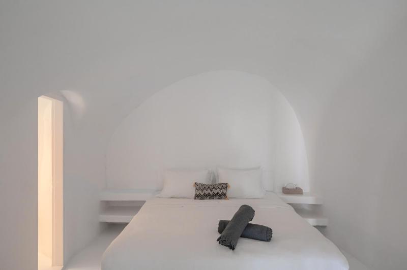 Sophia Oia View - image 30