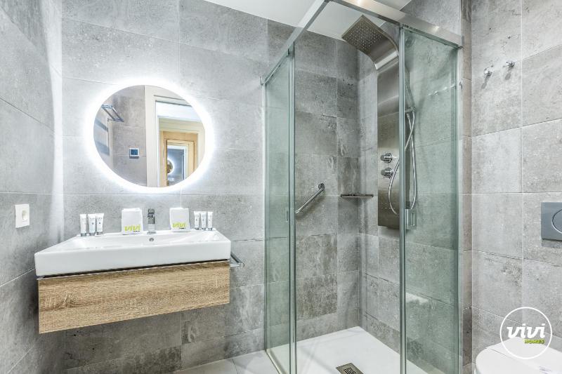 ViVi Homes - Las Palmas Pool Sauna Gym & Beach - image 42