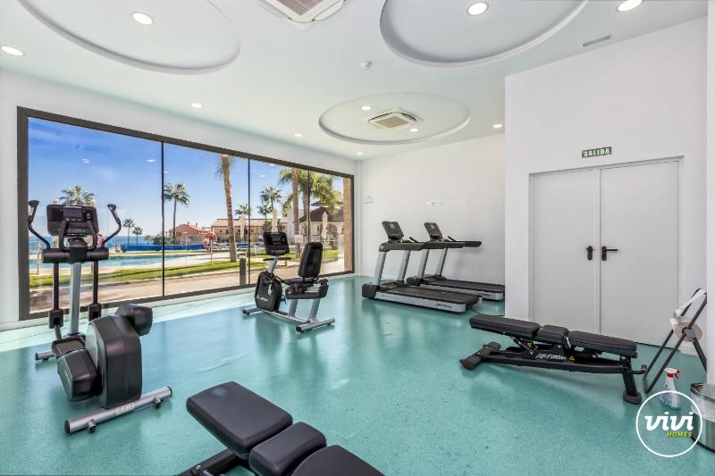 ViVi Homes - Las Palmas Pool Sauna Gym & Beach - image 32