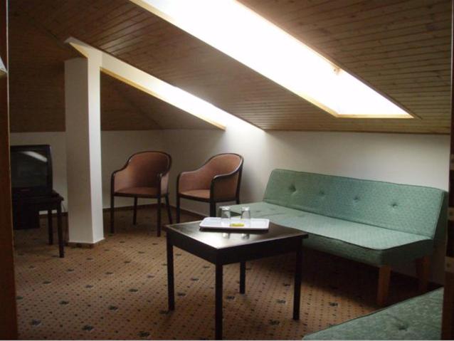 One-Bedroom Suite image 3