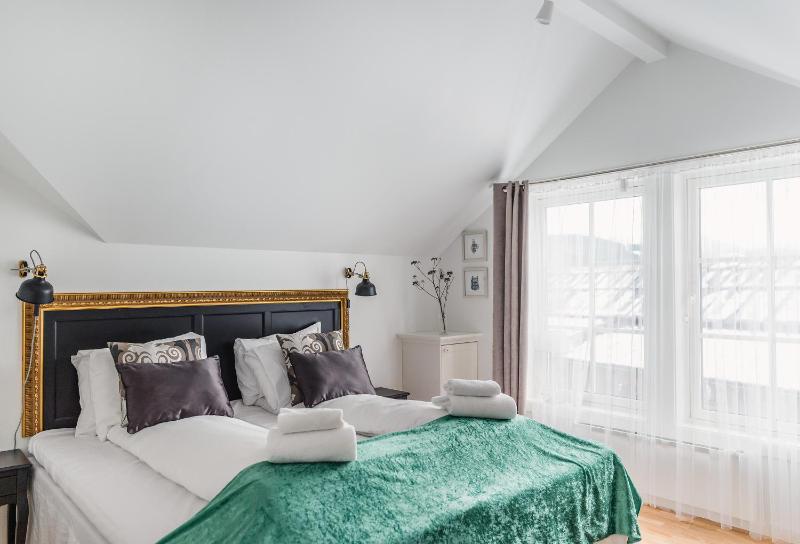 Standard Twin Room image 4