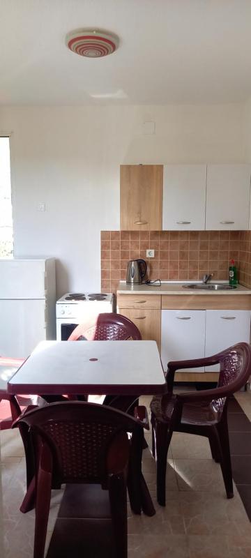 Superior One-Bedroom Apartment image 1