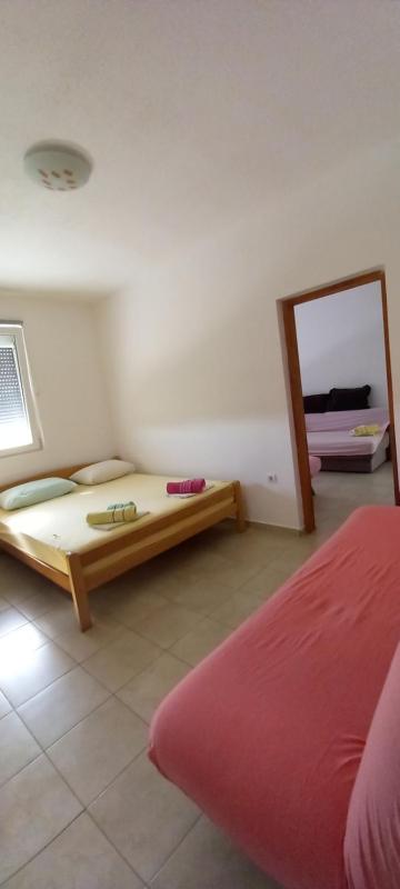 Superior One-Bedroom Apartment image 4