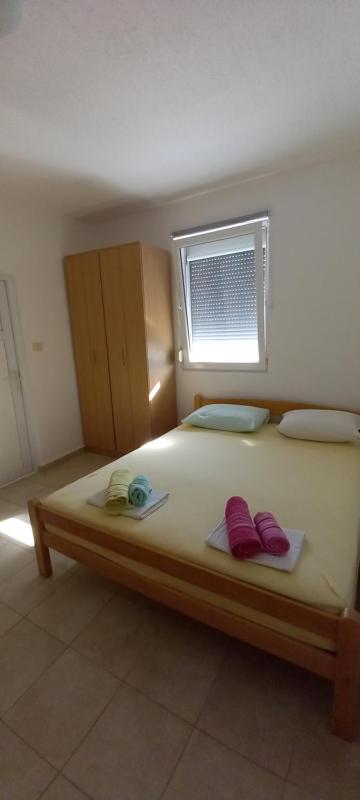 Superior One-Bedroom Apartment image 3
