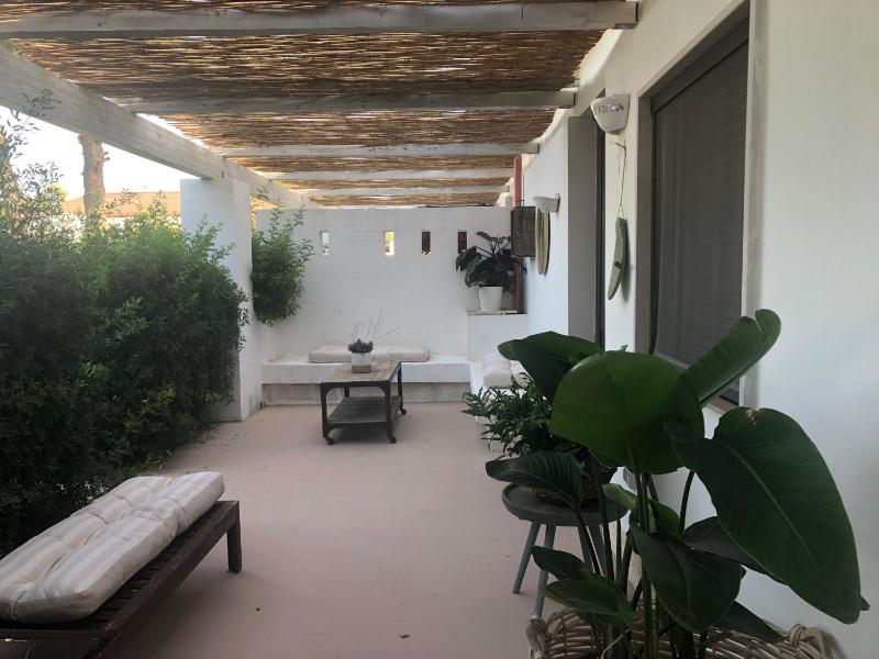 Two-Bedroom Apartment with Garden View image 2