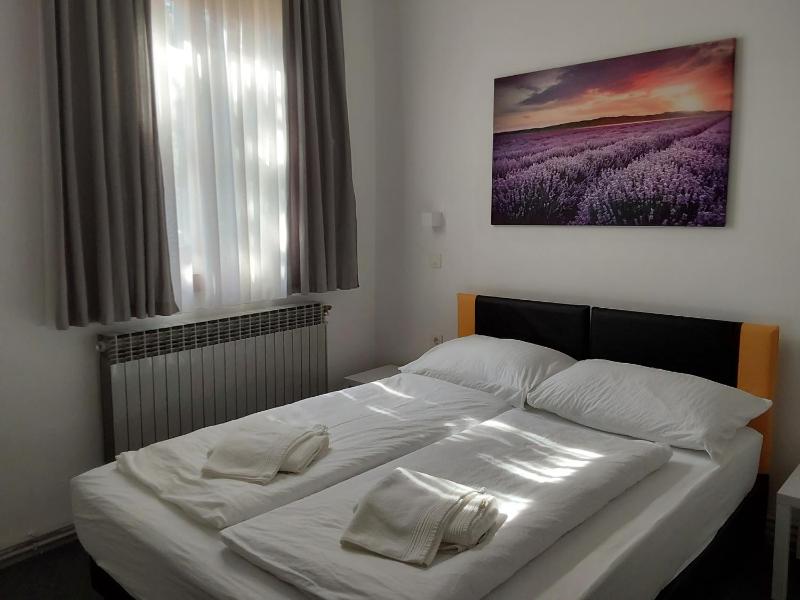Standard Double Room image 3