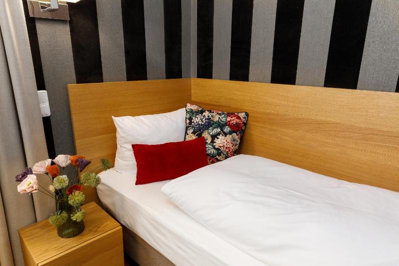 Single Room image 1