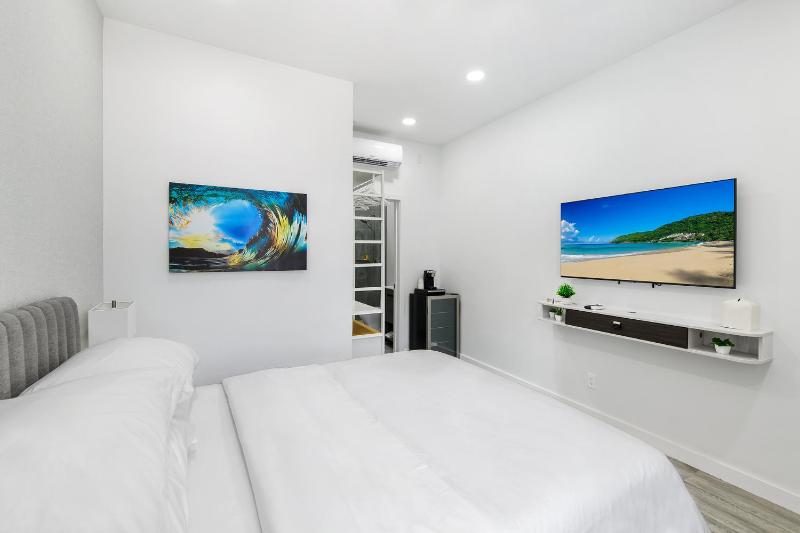 Standard Queen Room image 2