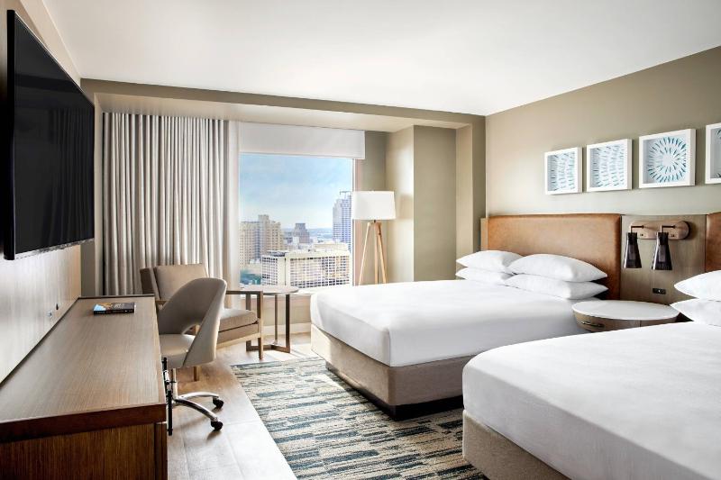 Double Room with 2 Double Beds - City View image 4