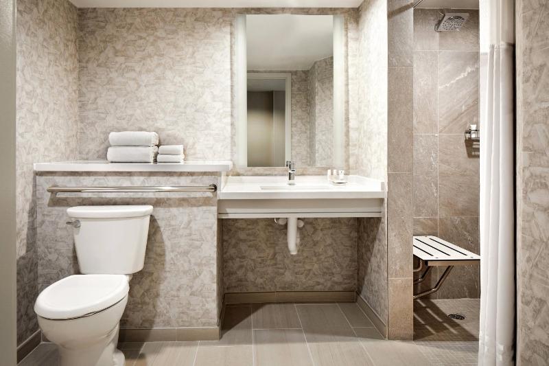 King Room image 4