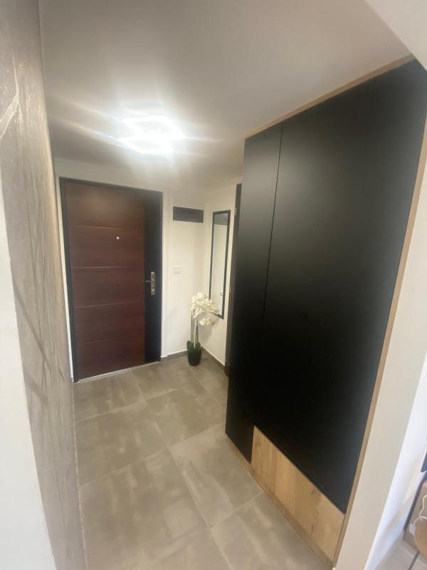 Lake View Penthouse - image 23