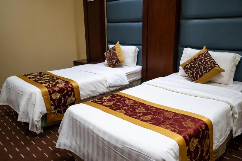 Quiet Rooms 3 Serviced Apartments - image 5