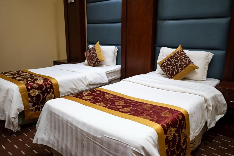 Quiet Rooms 3 Serviced Apartments - image 8