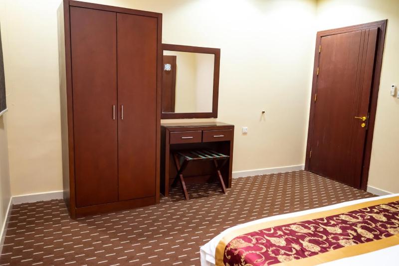 Quiet Rooms 3 Serviced Apartments - image 10