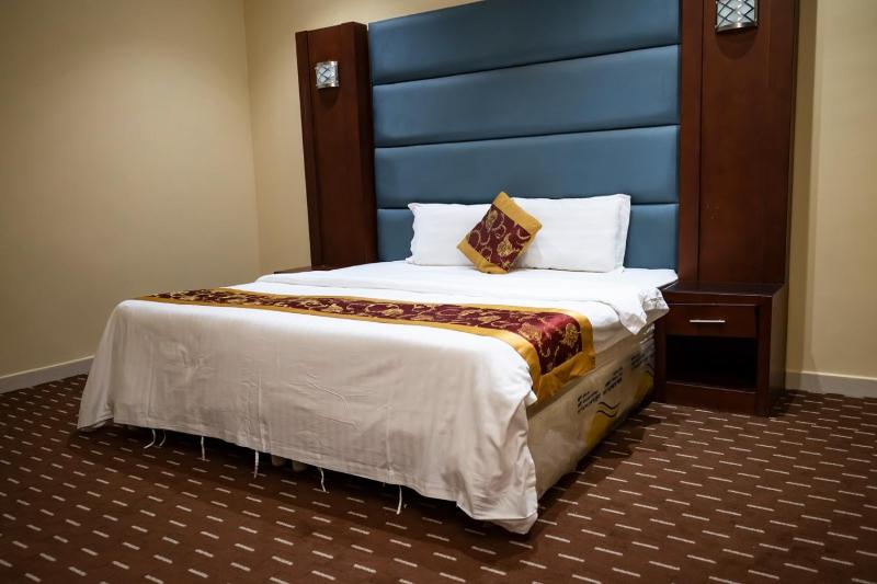 Quiet Rooms 3 Serviced Apartments - image 7