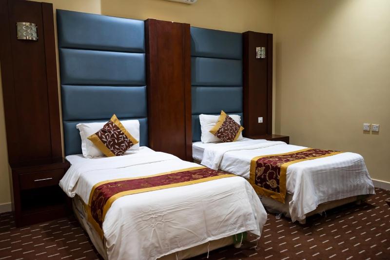 Quiet Rooms 3 Serviced Apartments - image 13