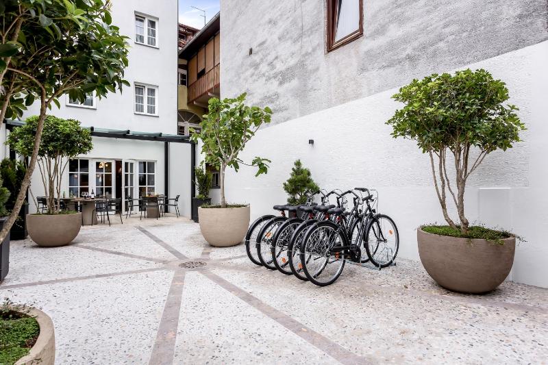 Bloom Hotel - image 16