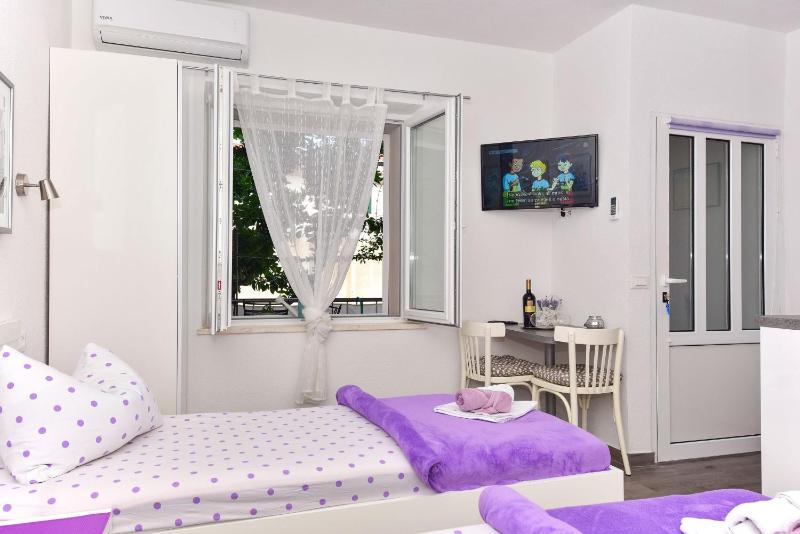 Apartments Bernarda - image 12
