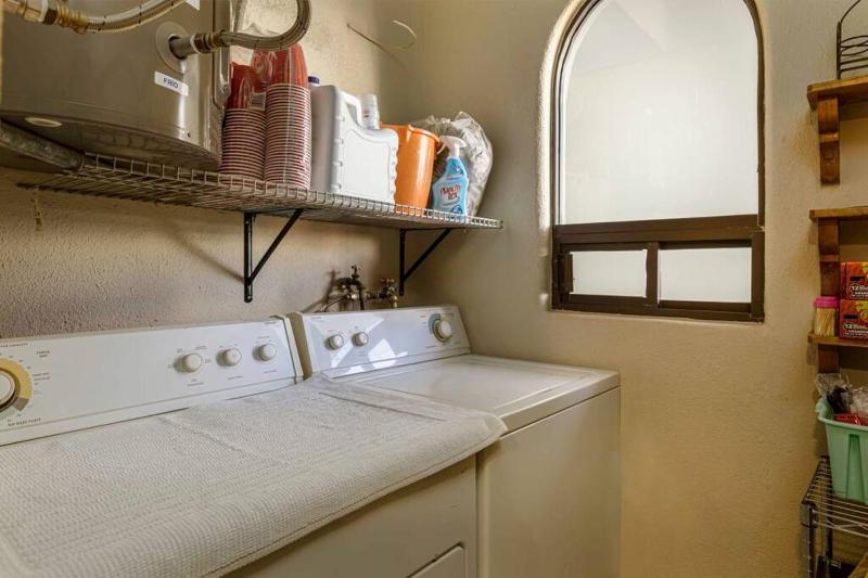 Chic Marina 2BR condo with Pool Access - image 7