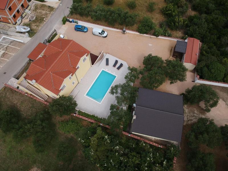 Family-friendly apartments with swimming pool Drage Biograd - 5904 - image 1