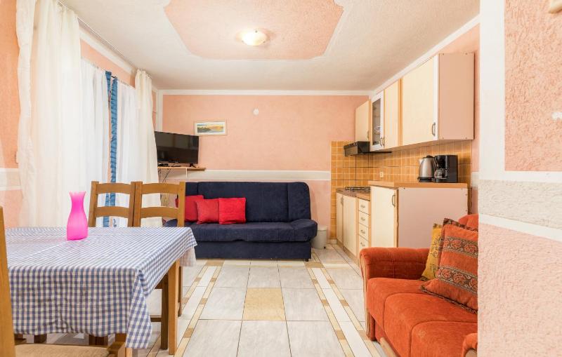 One-Bedroom Apartment with Terrace image 3