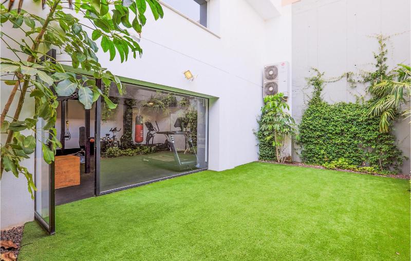 Gorgeous Apartment In Orihuela With Sauna - image 24