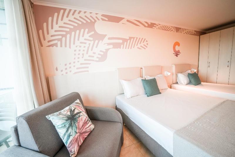 Double Room - Main Building with Free Aquapark Access image 1