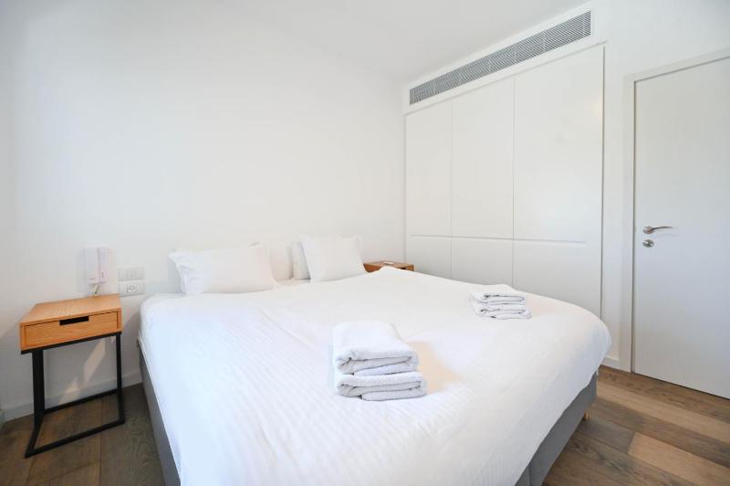 Charming 2BR with Balcony in Ben Yehuda st By HolyGuest - image 16
