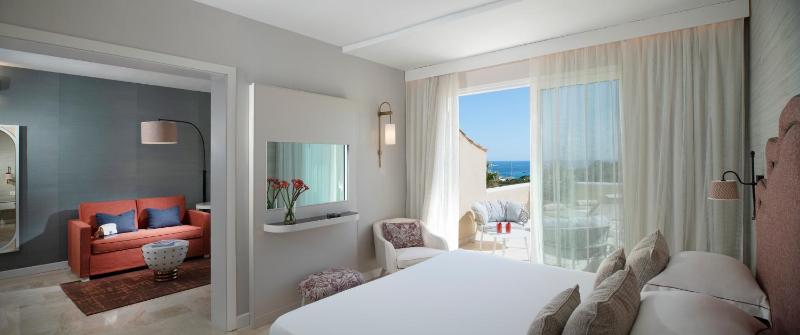 Luxury Suite image 3