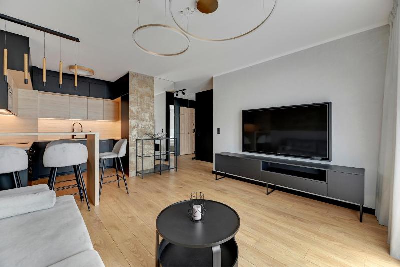 Plac Unii Gdynia Central by Lion Apartments - image 26