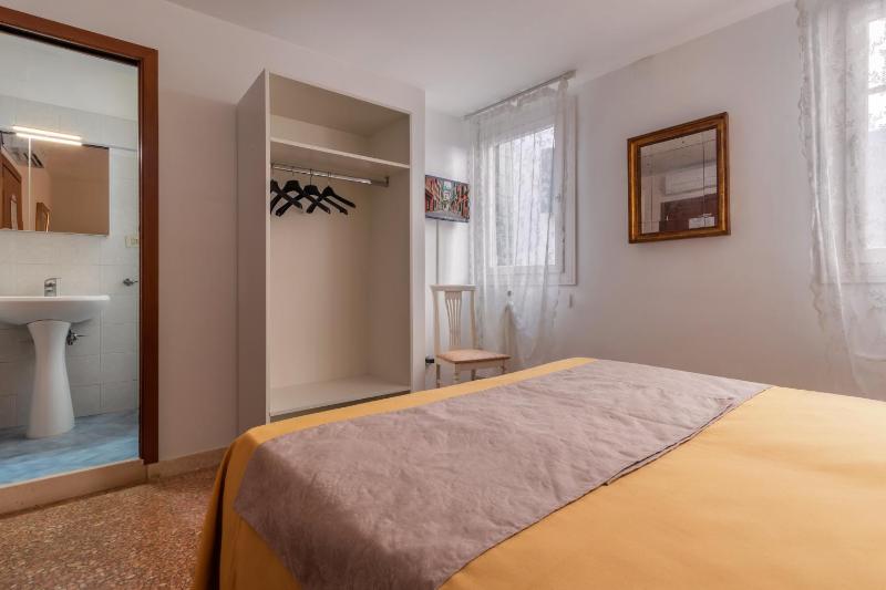 Standard Family Room image 3
